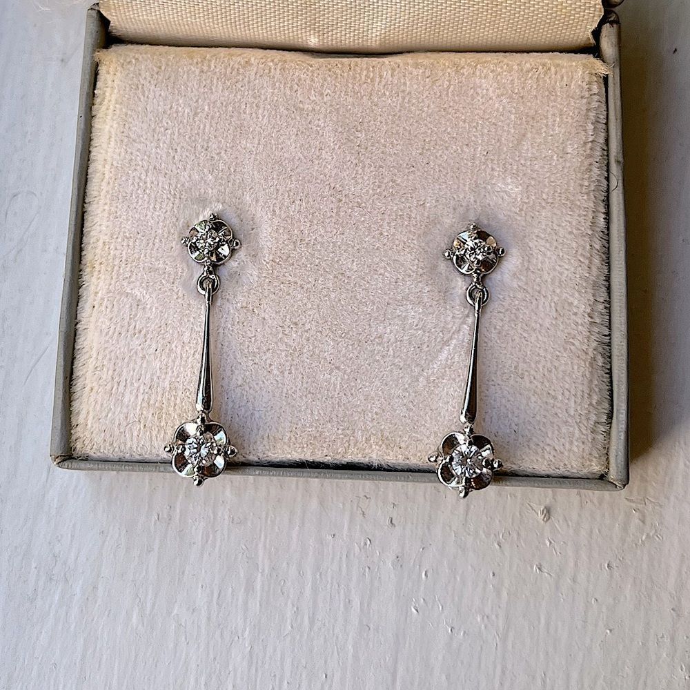 Art Deco 18k White Gold Diamond Drop Earrings - Picture 3 of 6